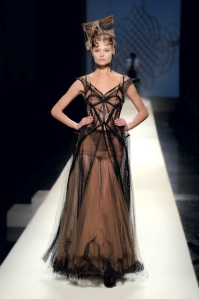 Calligraphy%20collection_Labyrinth%20gown